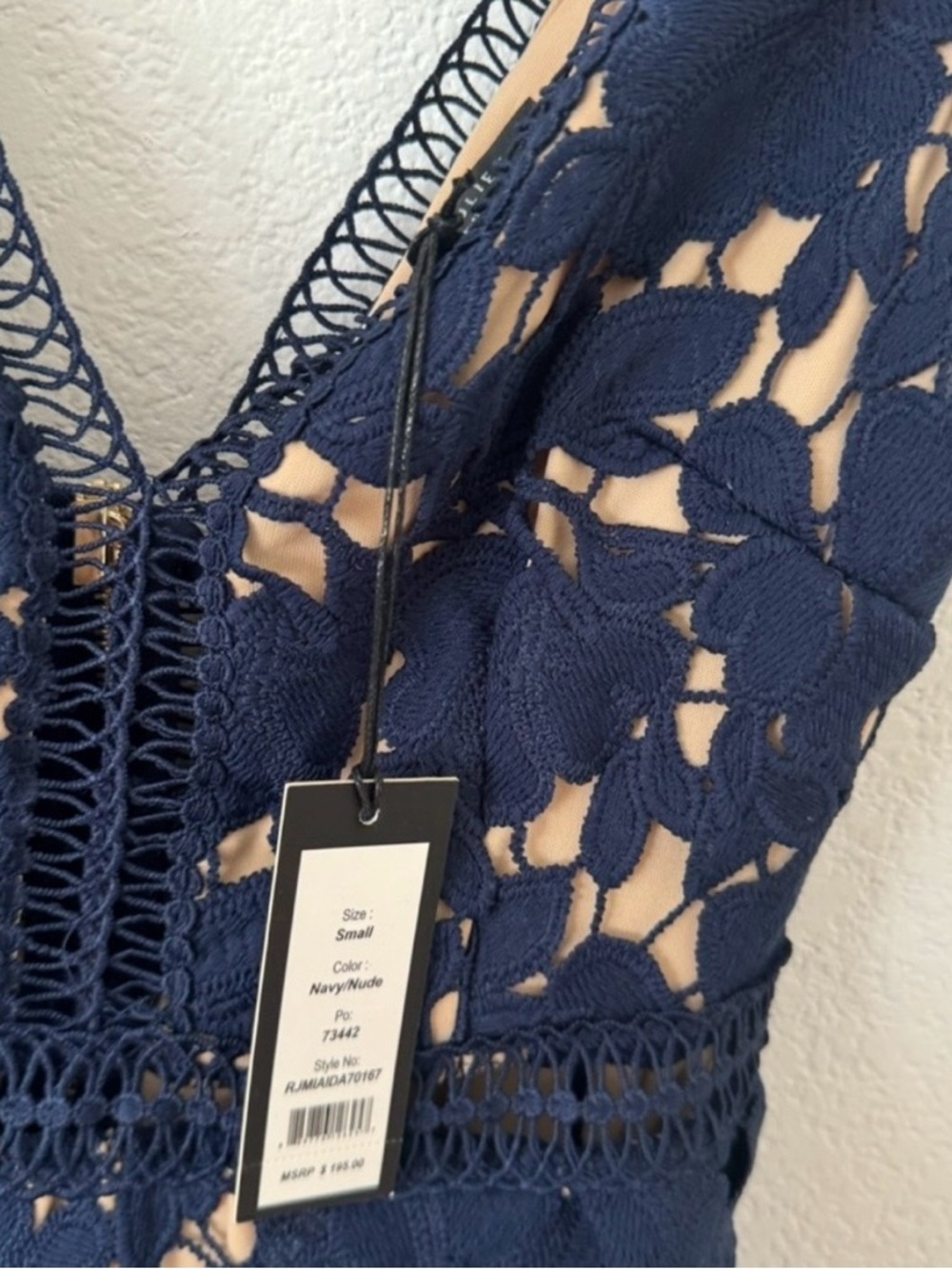 Romeo & Juliet Couture Navy Lace V-Neck Midi Dress NWT - Picture 4 of 4